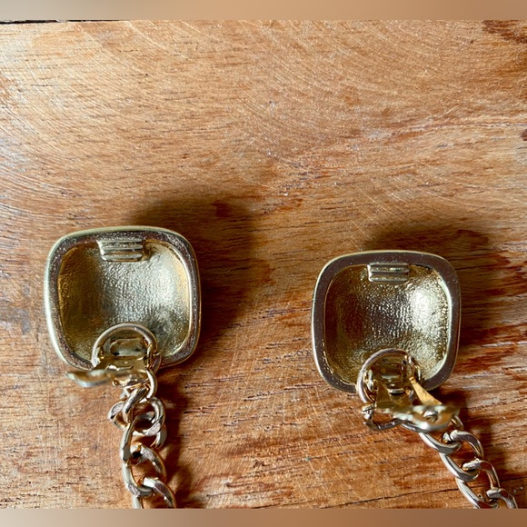 Redesigned Nina Ricci green and gold toned clip on dangling earrings - Picture 11 of 12